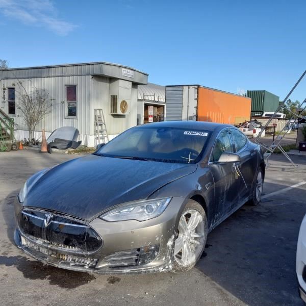 TESLA S 2015 Battery 479492