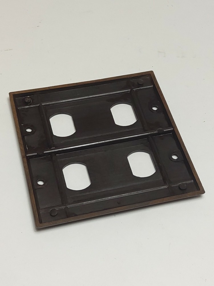 VINTAGE LEVITON BAKELITE DESPARD WALL SWITCH PLATE (NOS)