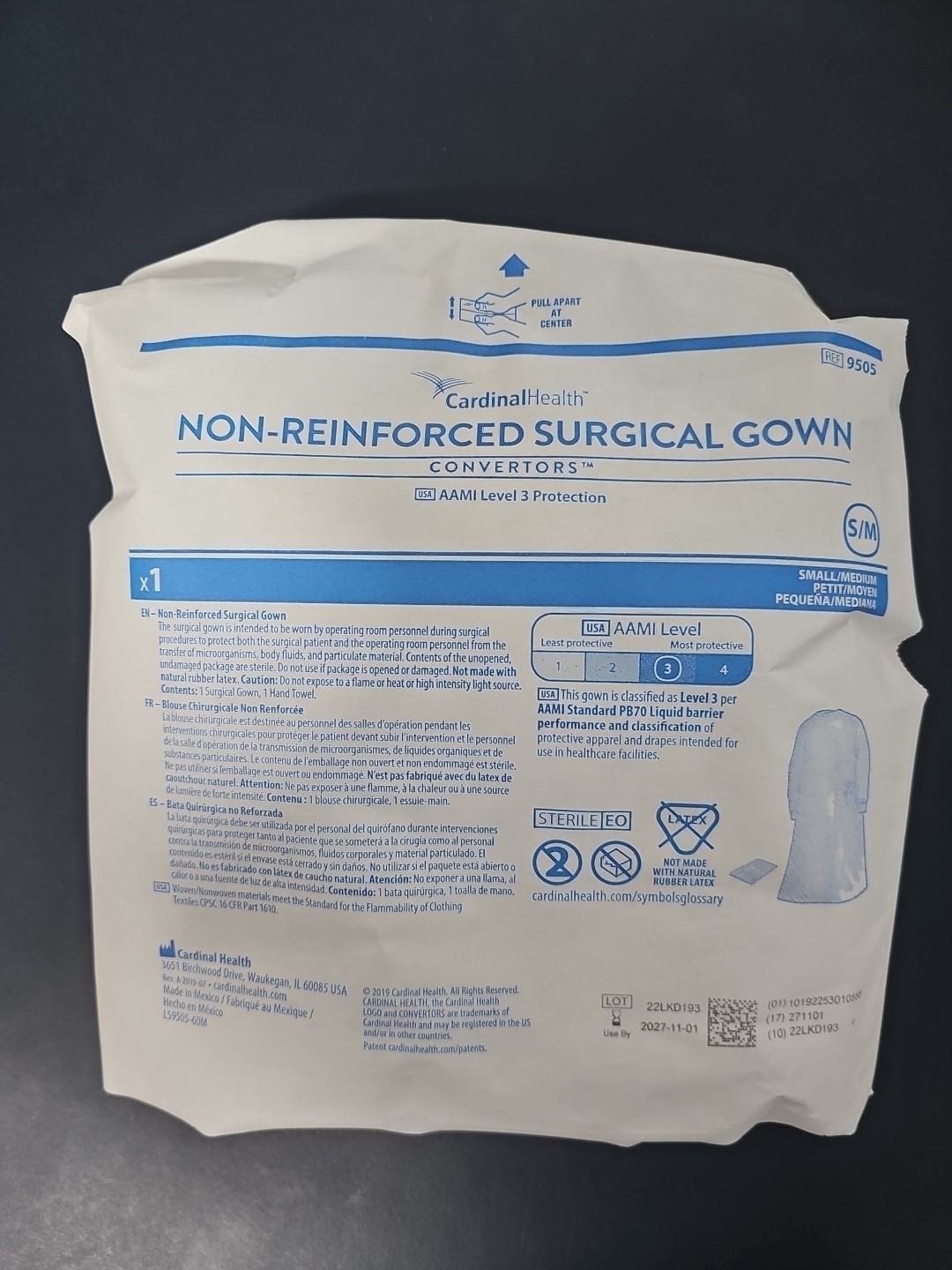 Cardinal Health Convertors Astound Standard Cover Gown -M- New Exp 2027-11-01