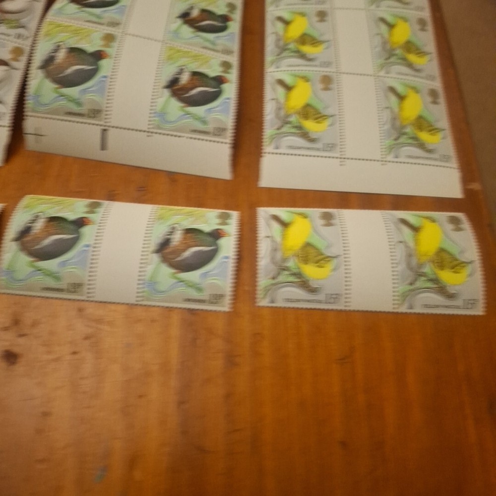Postage Stamps, QE 2 1980 Birds With Gutter pairs