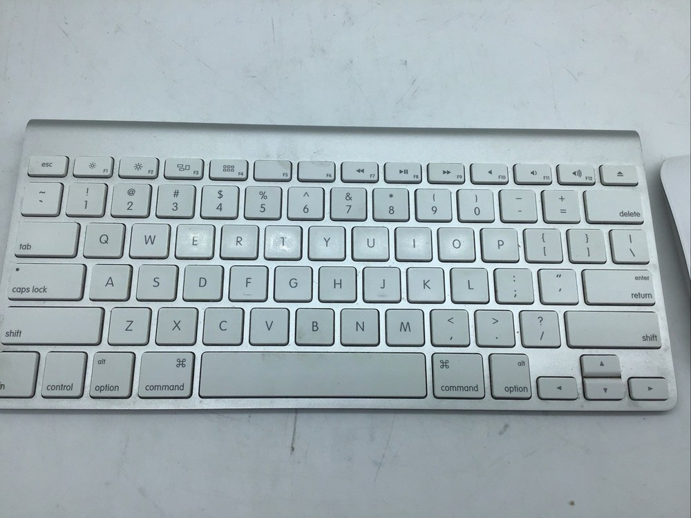 Apple A1314/A1296 OEM Bluetooth Keyboard & Mouse Bundle Power Tested Read