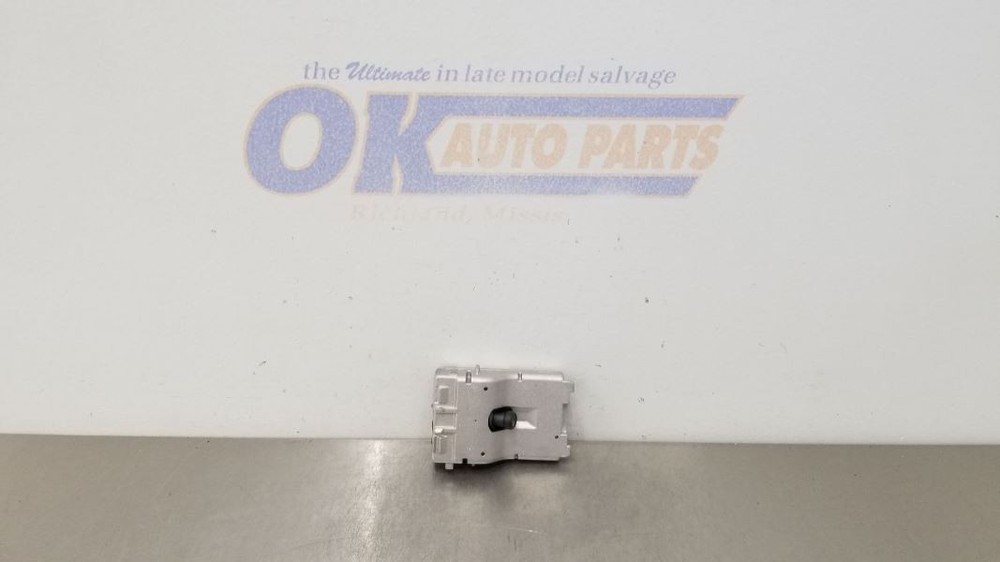 19 CHEVY CAMARO FRONT VIEW WINDSHIELD MOUNTED CAMERA 84570779