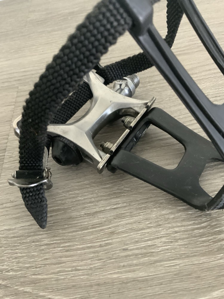 SUNTOUR CYCLONE PLATFORM PEDALS SPECIALIZED CLIPS AND STRAPS
