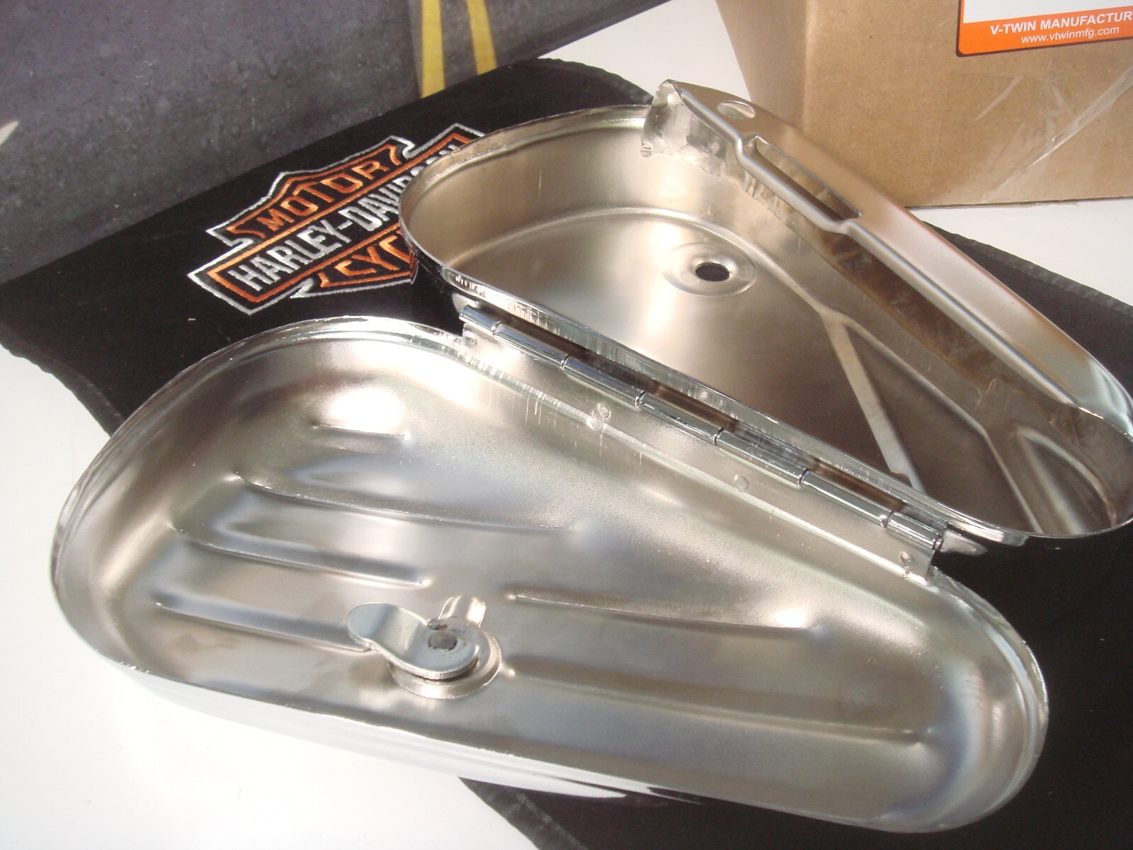 Harley Tool Box FXDWG W/ Mount Kit FXD Right RH Chrome 2006-17 V-Twin 50-2025 X5