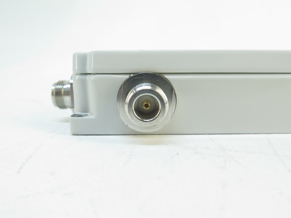 HP 58535A GPS L1 1:2 Distribution Amplifier Splitter