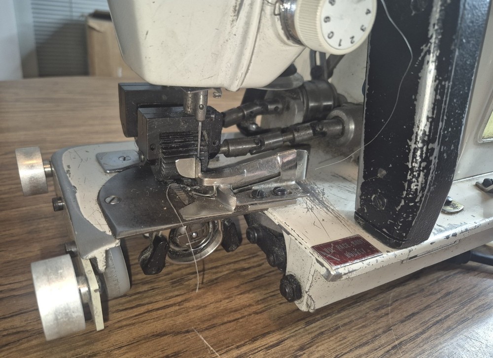 NC N-C CARPET BINDER SEWING MACHINE - MODEL PBT-A - WORKING