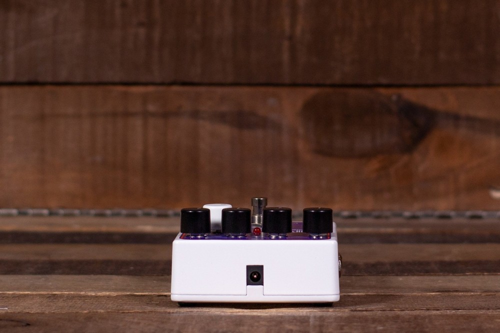 Electro-Harmonix Synth9 Synthesizer Machine