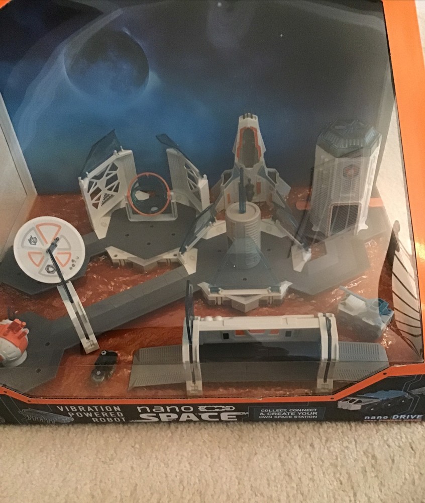 HEXBUG COUNTER STORE DISPLAY Vibration Powered Robotic Nano Space