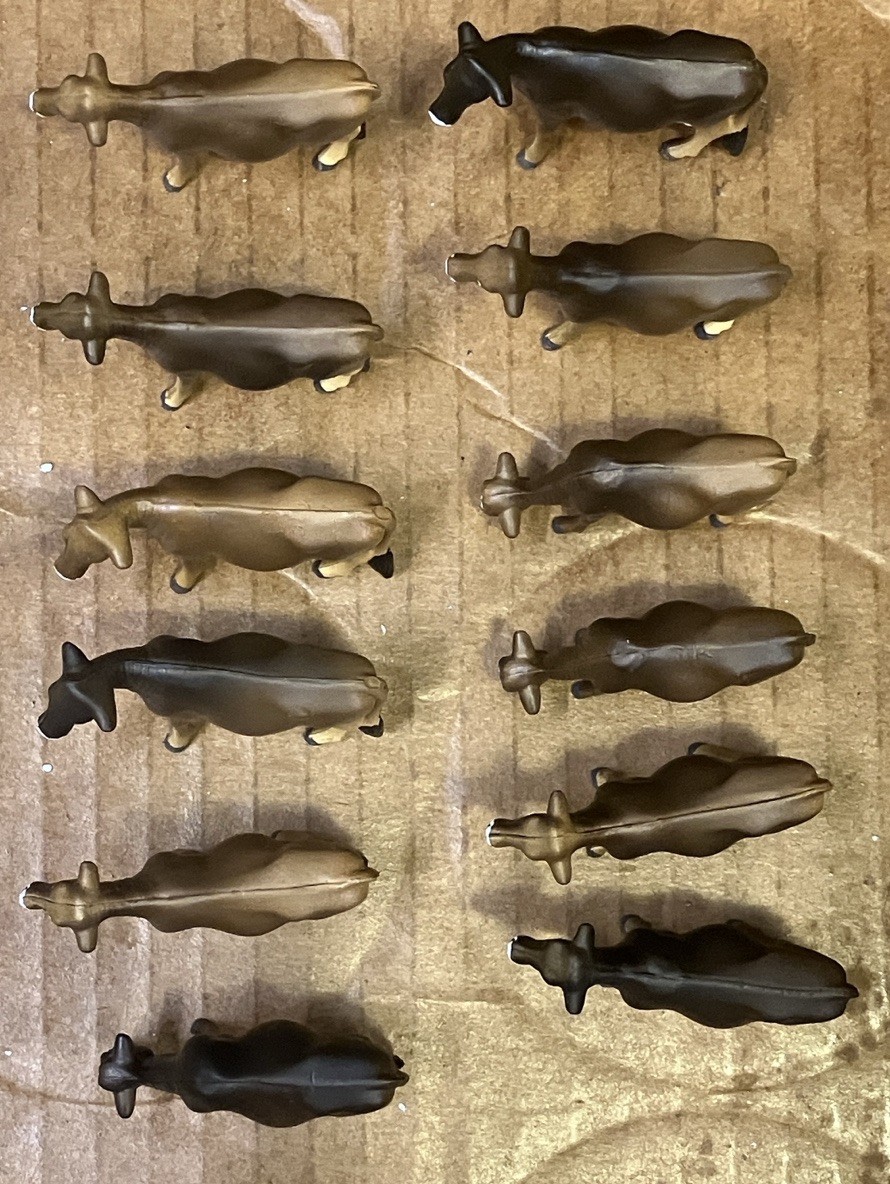 Custom CM Ertl 1:64 Lot Of 12 Jersey/Brown Swiss Milk Cows Cattle Farm Scene