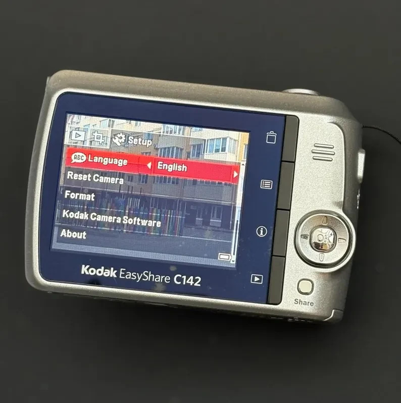 Kodak EasyShare C142 digital camera. Fully tested and working