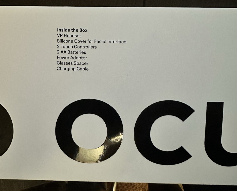 Oculus Quest 2 128GB VR Headset - Everything in Box and Case
