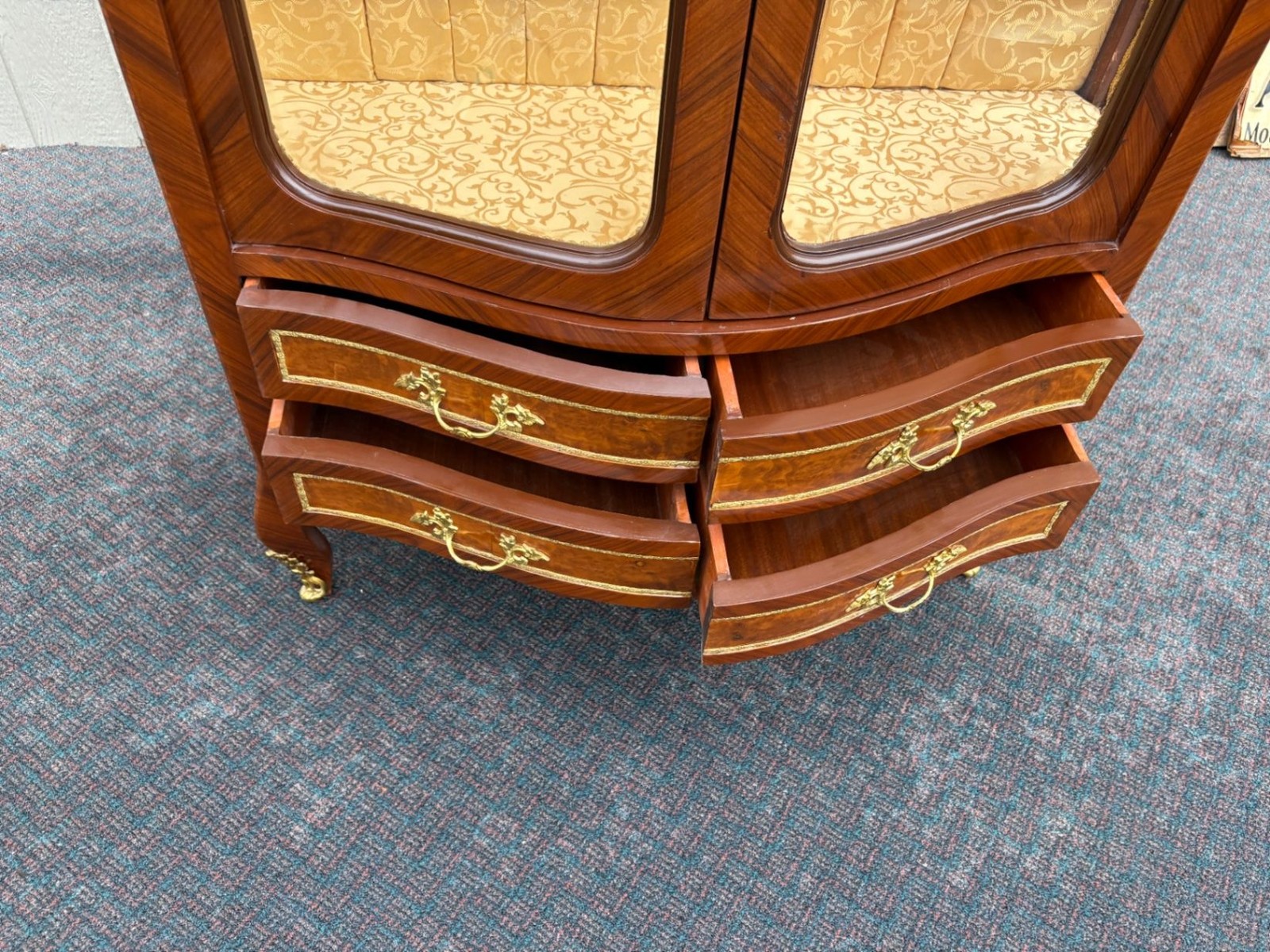 67357 Exquisite Louis XV Style Curio Cabinet with Glass Shelves