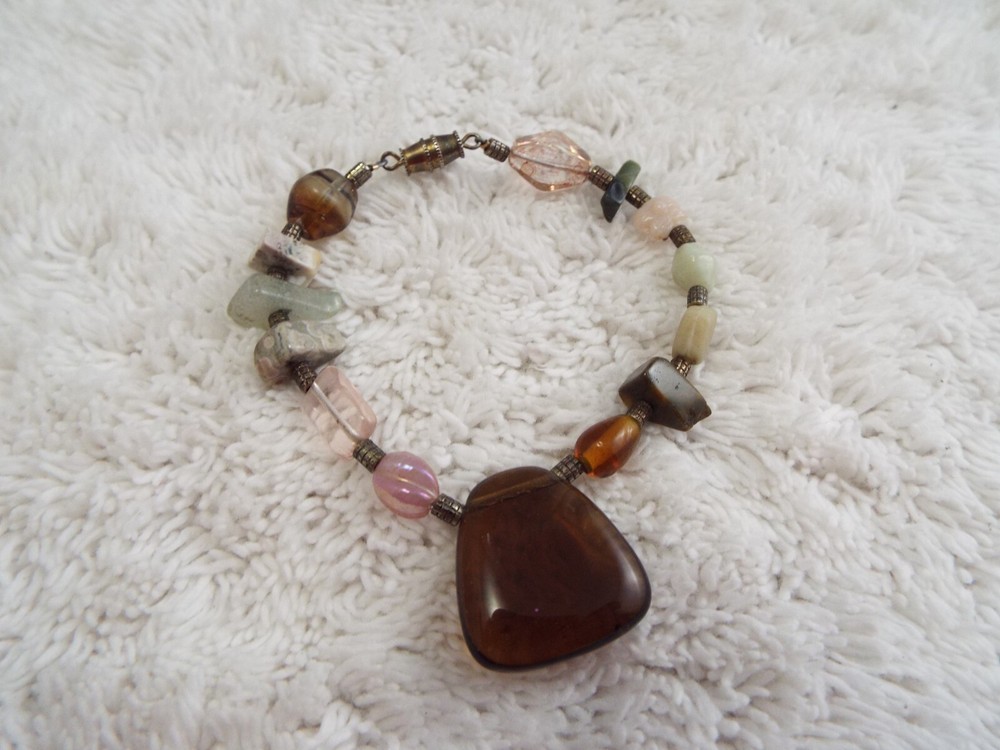 Mixed Glass & Stone Bead Bracelet (J10)
