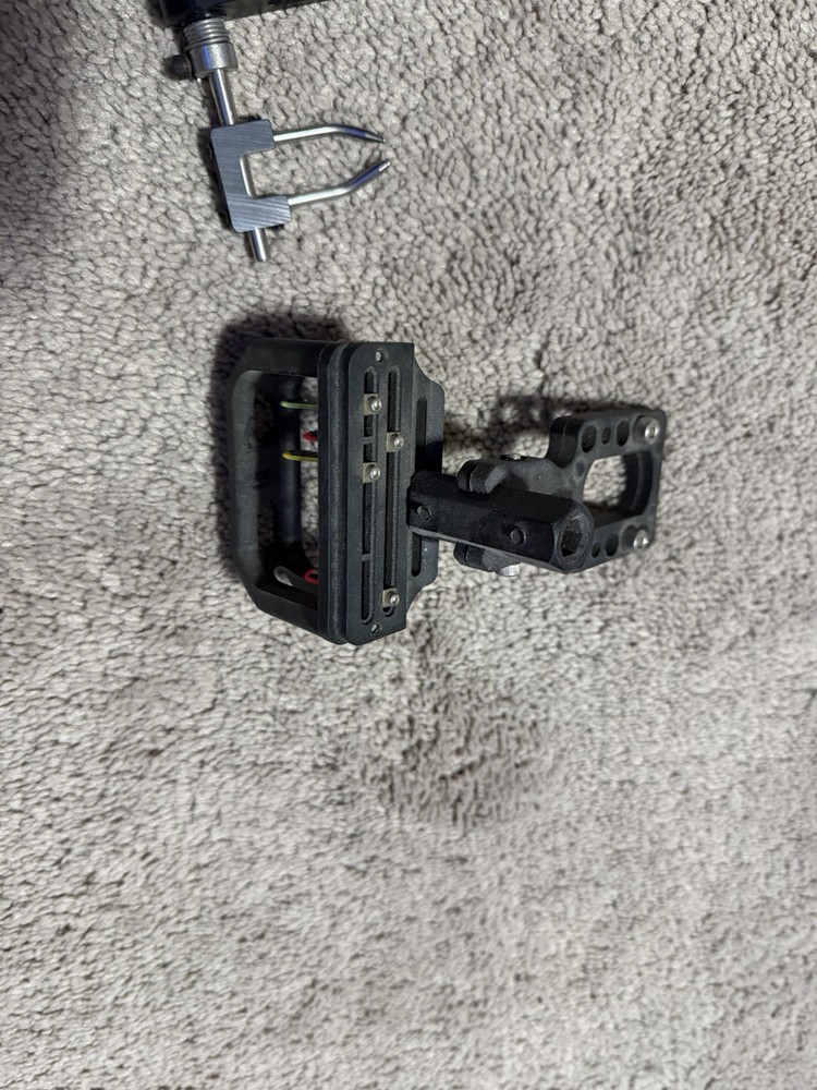 Compound Bow Sight And Arrow Rest