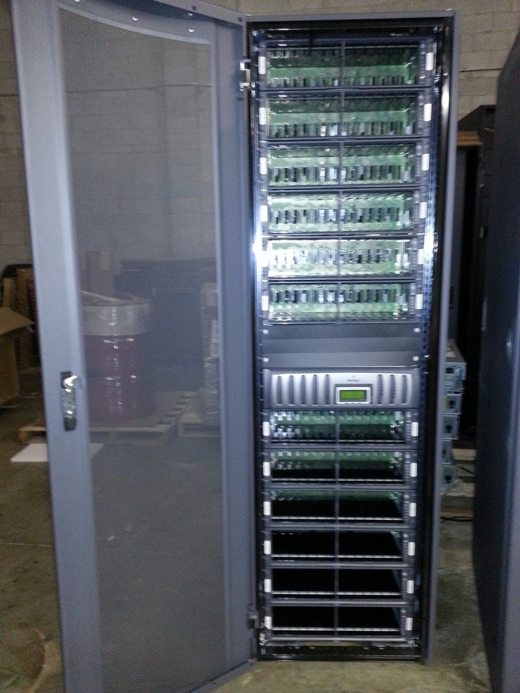 NetApp FAS3070 Complete Cabinet