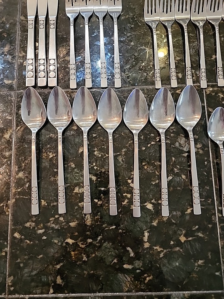 Mcm United Silver Company SONOCO Pattern Dots Spots Stainless Flatware 27 PCs