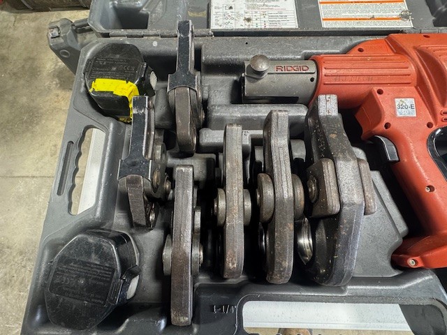 RIDGID 320-E ProPress Tool Kit w/ 1/2"-2" Jaws