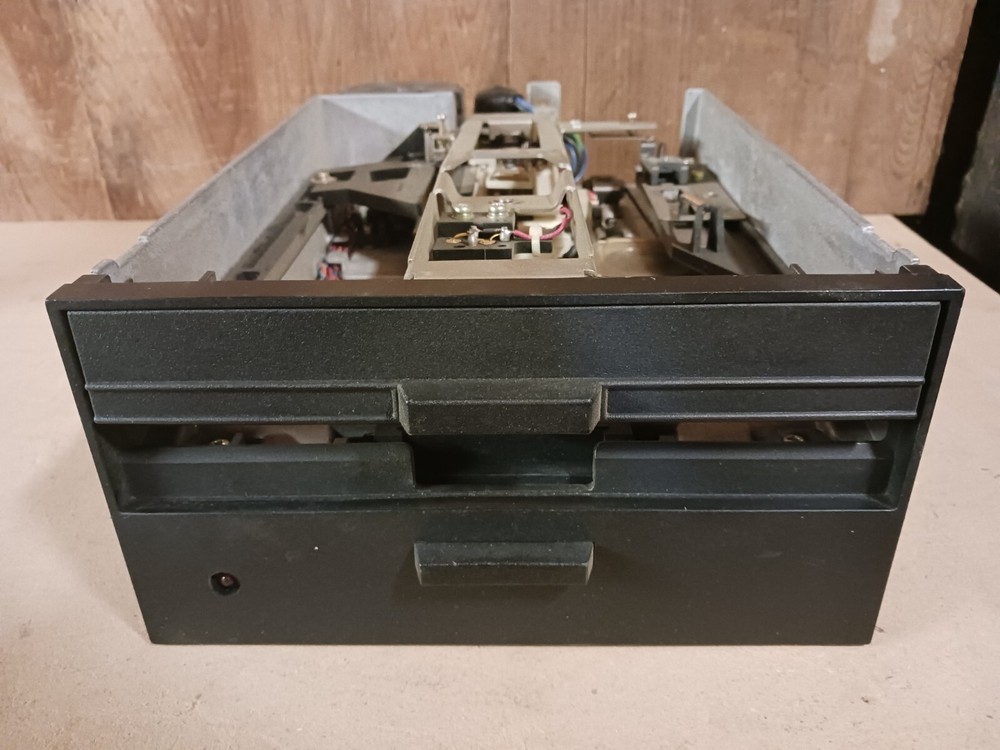 Qume Model No. DT/8 Double-Sided Dual-Density Disk Drive