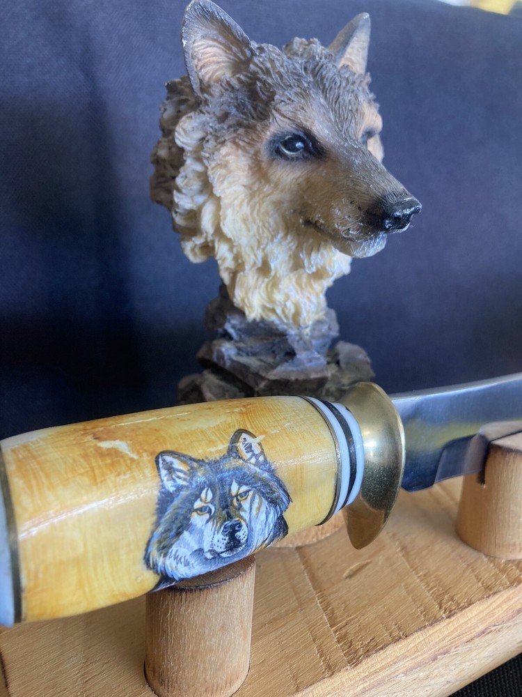 Decorative Bone Handle Hunting Blade Knife with Wolf Display Stand