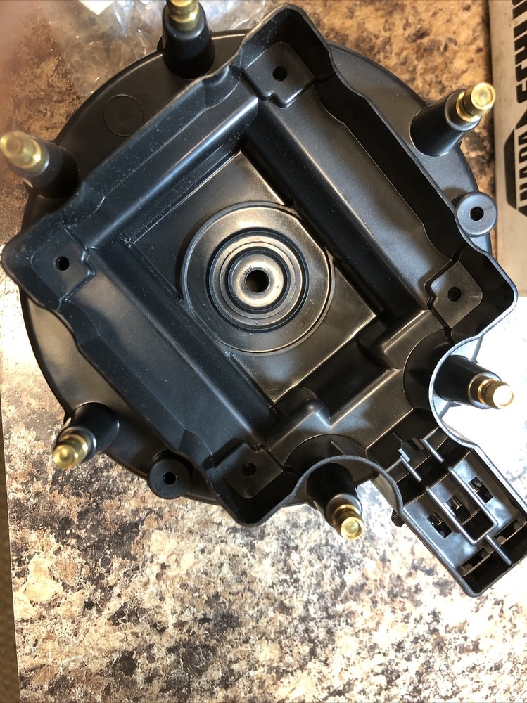 NOS Napa RR203 Distributor Cap Part
