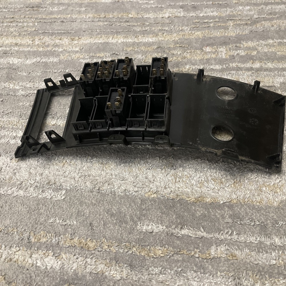 Volvo VNL 82756001 Dashboard Switch Panel