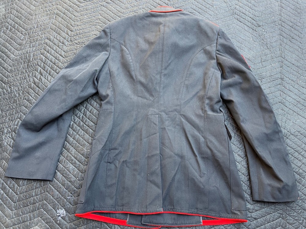USMC Uniform Jacket W/ Medals Sz 41L