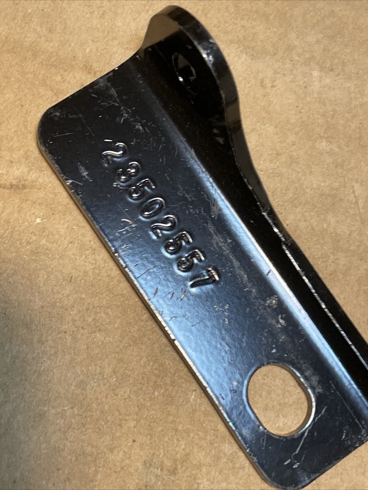 Genuine GM Bracket-Start Mot 23502557