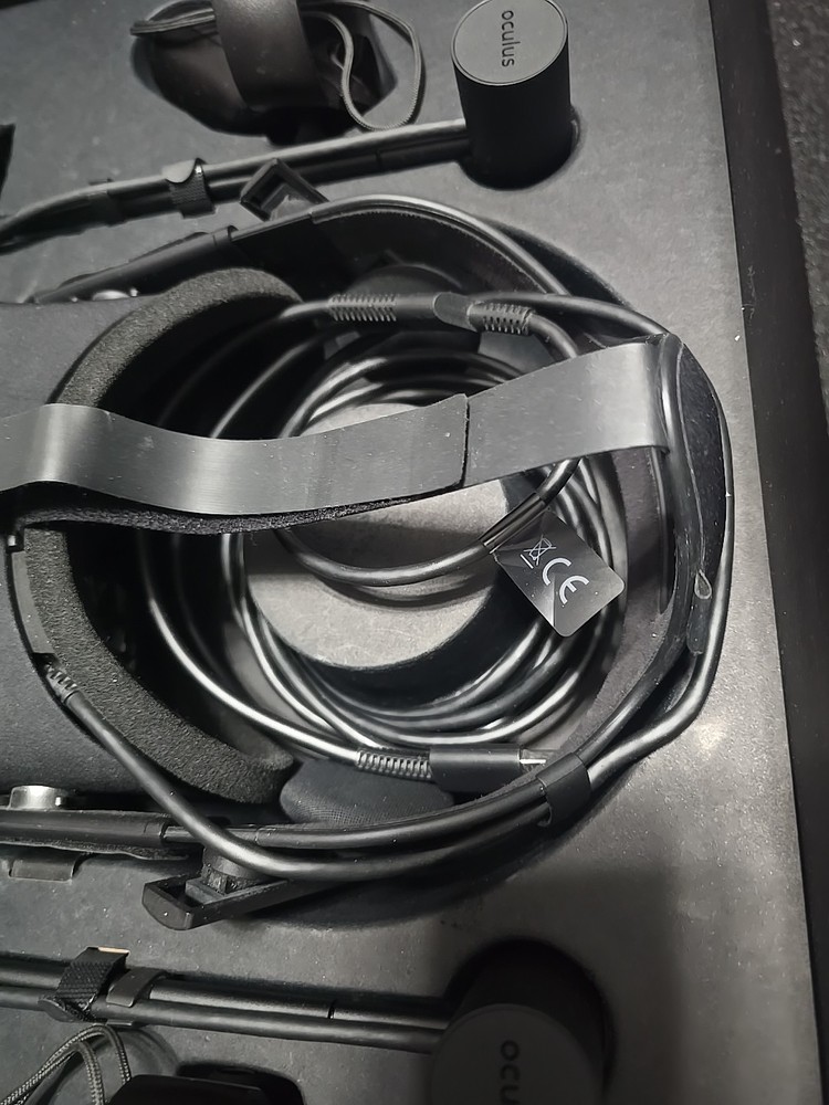 Meta Oculus Rift VR Headset- Black W Extra Sensor And Cables