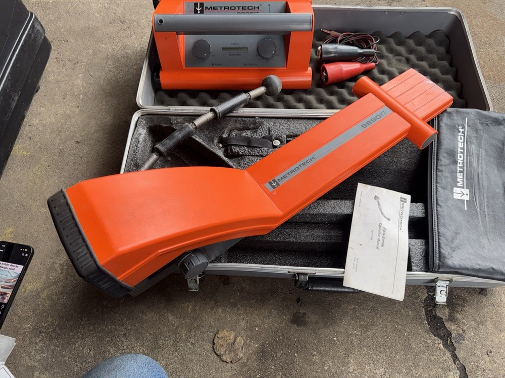 Metrotech 9800xt Underground Pipe Cable Locator System