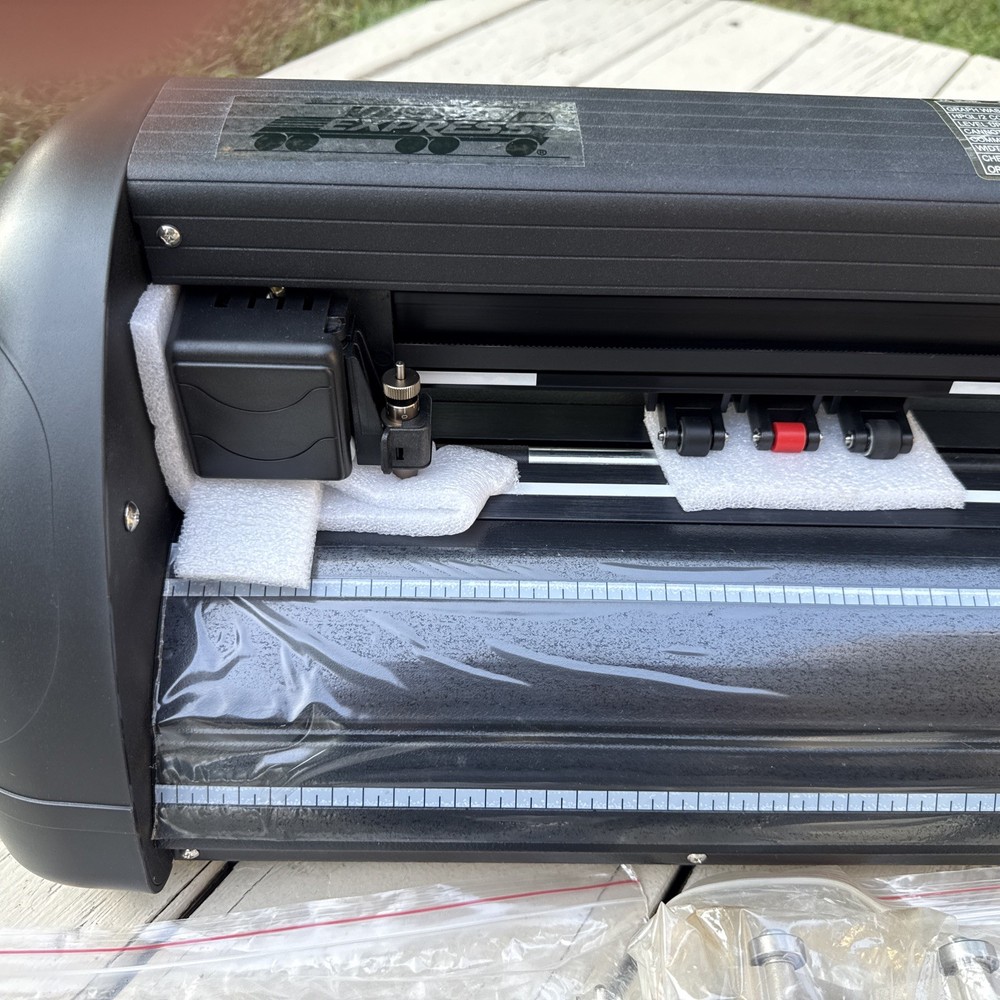 NEW Vinyl CUTTING PLOTTER SB-60 28”