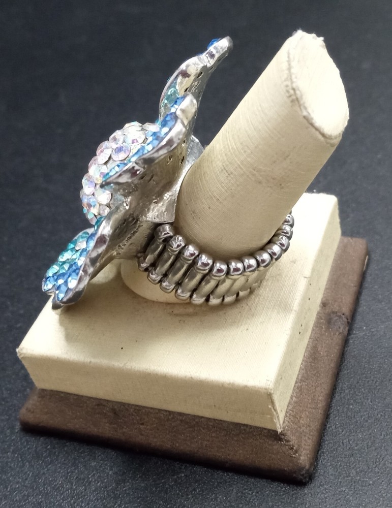 Vintage Blue Rhinestone Flower Stretch Ring