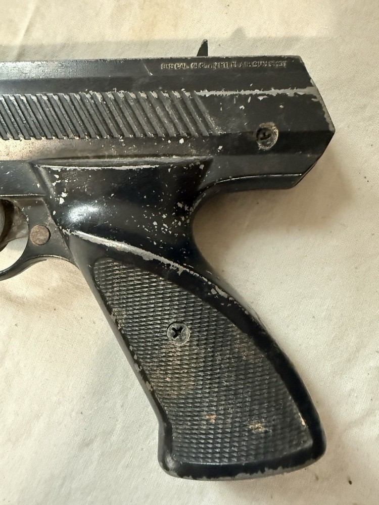 Daisy Model 188 Pistol BB Gun DO NOT KNOW IF FUNCTIONAL.
