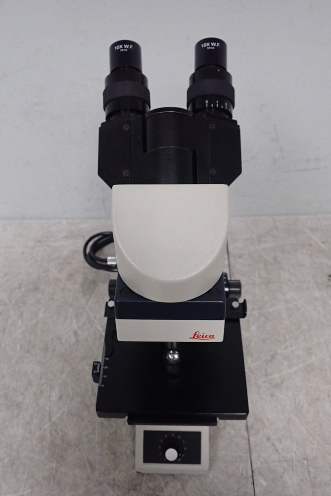 Leica ATC 2000 Binocular Microscope with 4x, 40x Achrom Objectives