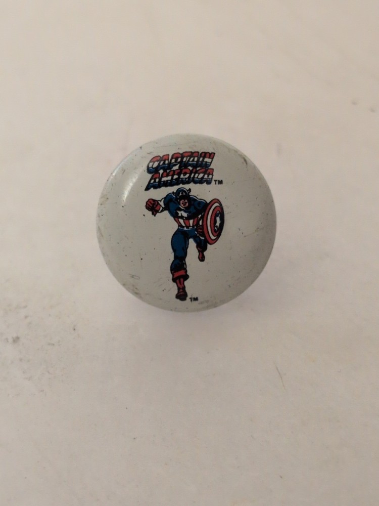 Vintage 1976 Captain America Button Pinback