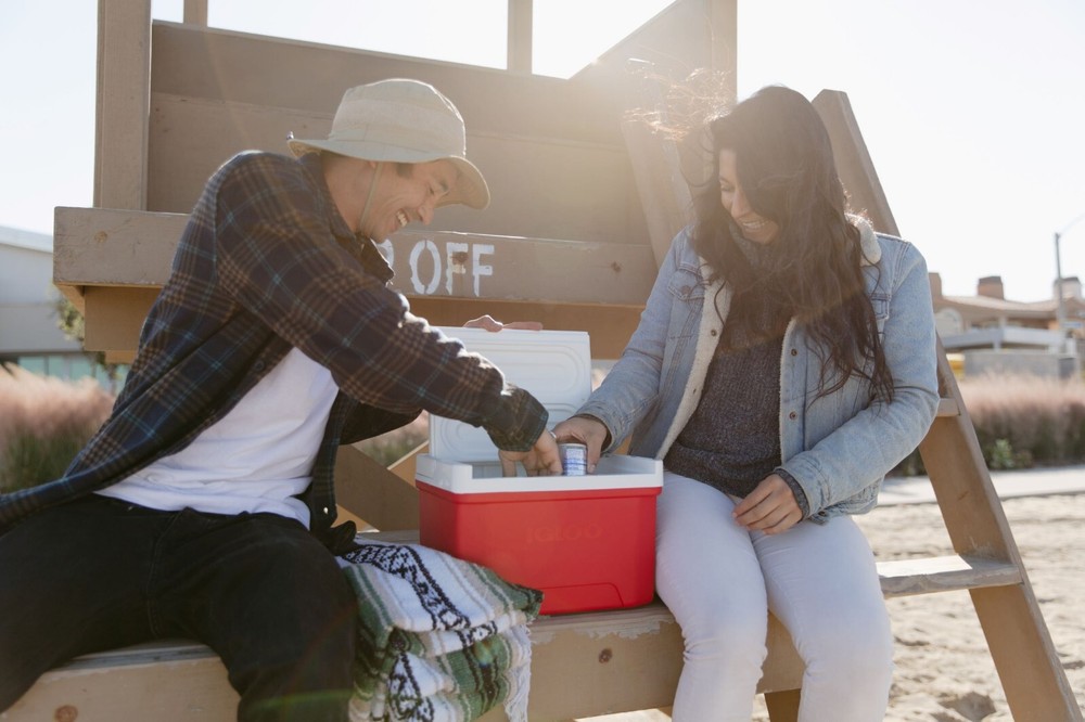 Igloo 9 QT Laguna Ice Chest Cooler, Red