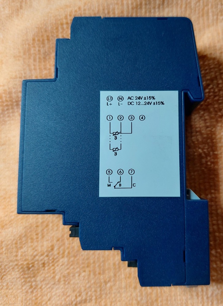Jumo eTRON T100 DIN Rail On/Off Temperature Controller, 1 Input, 1 Output Relay