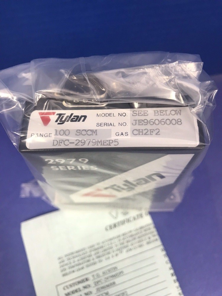 Tylan 2979 MFC Mass Flow Controller CH2F2, 100 SCCM, Block Mount, Refrb