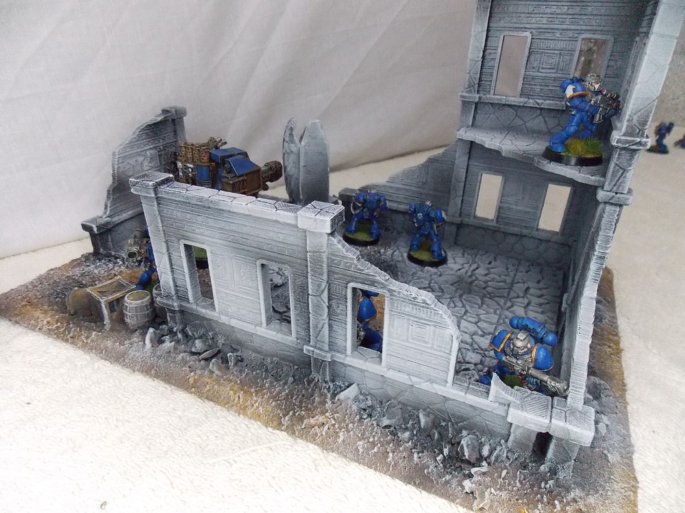 WARGAMING TERRAIN PAINTED BUILDING