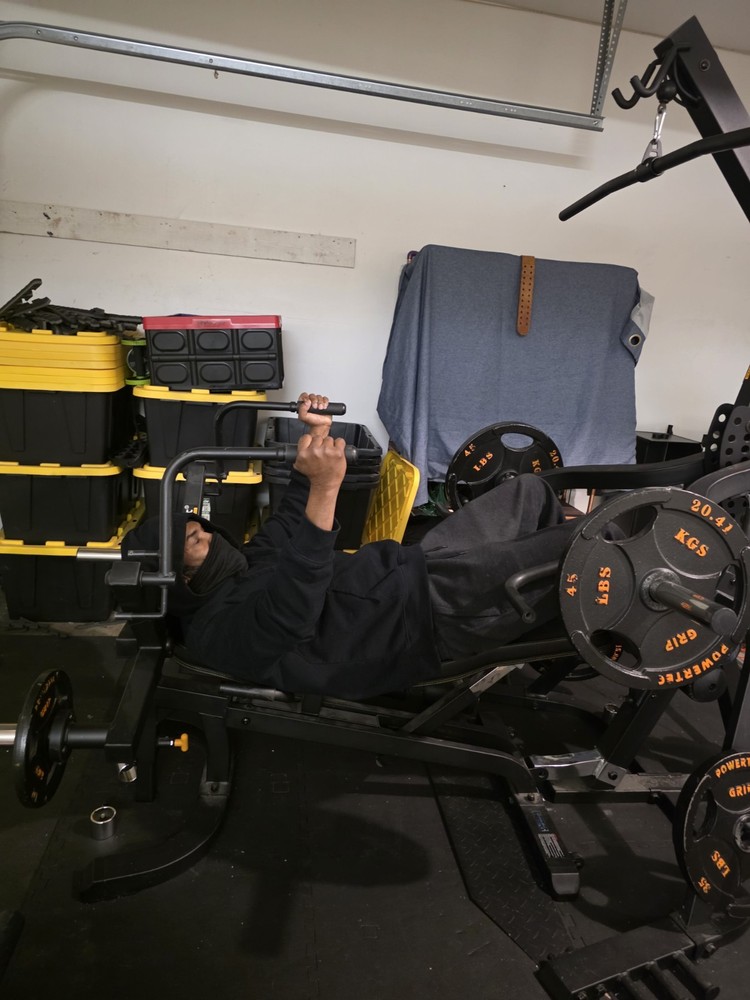 POWERTEC WEIGHT WORK BENCH WITH 3 MAJOR ATTACHMENT