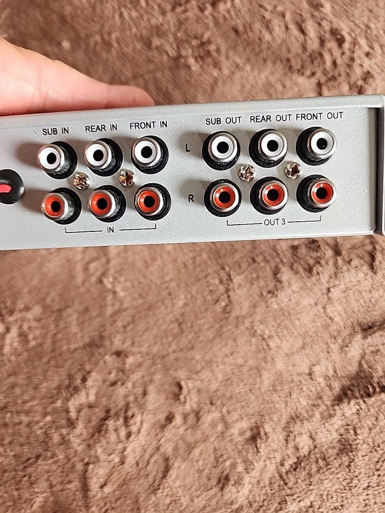 Audiopipe, Split -3003. MULTI AUDIO AMPLIFIER SPLITTER.
