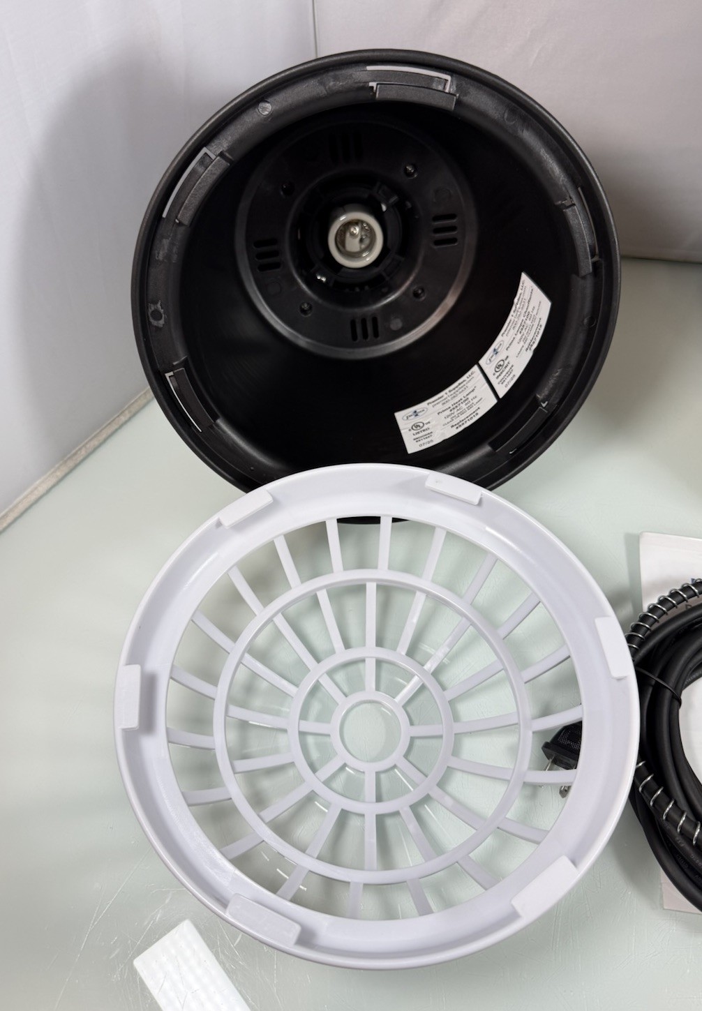 Premier 1 Prima Heat Lamp Model 557100 For Farm Livestock Animals, Black - NEW