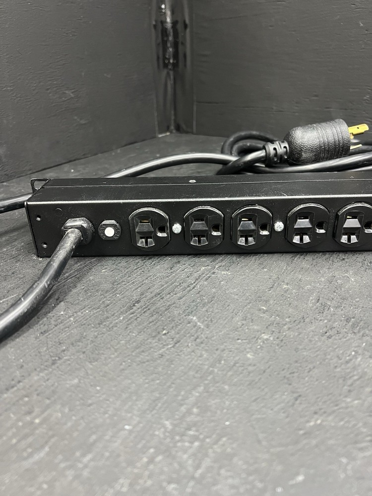 APC Basic Rackmount PDU A9564 120V 16A