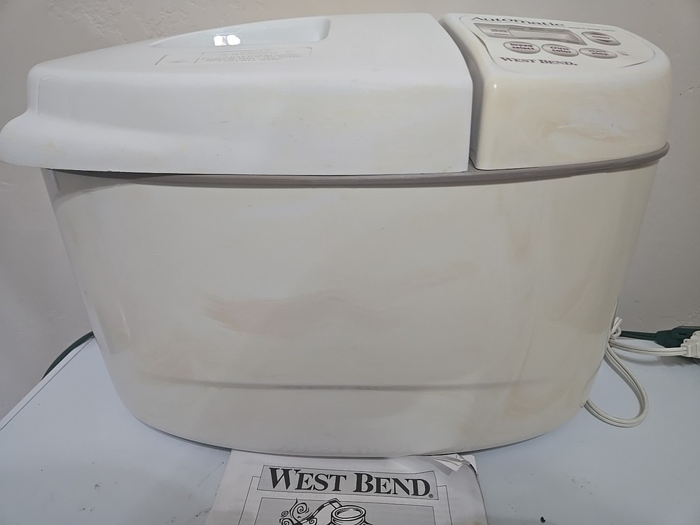 West Bend Automatic Bread & Dough Maker Model 41052 American Made 1999