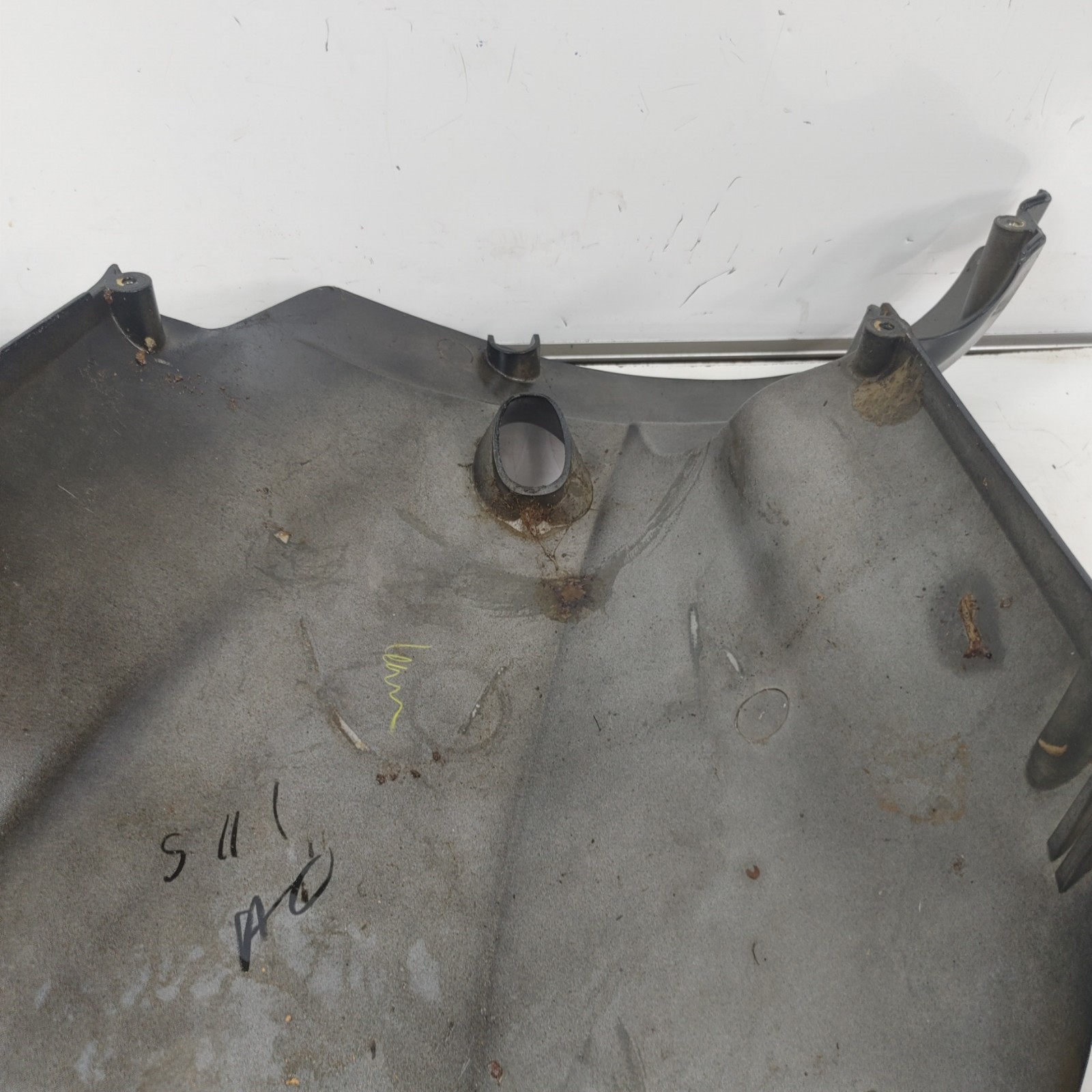 Mercury Fourstroke 150 HP Starboard Side Chap Lower Bottom Cowling 8M0057756