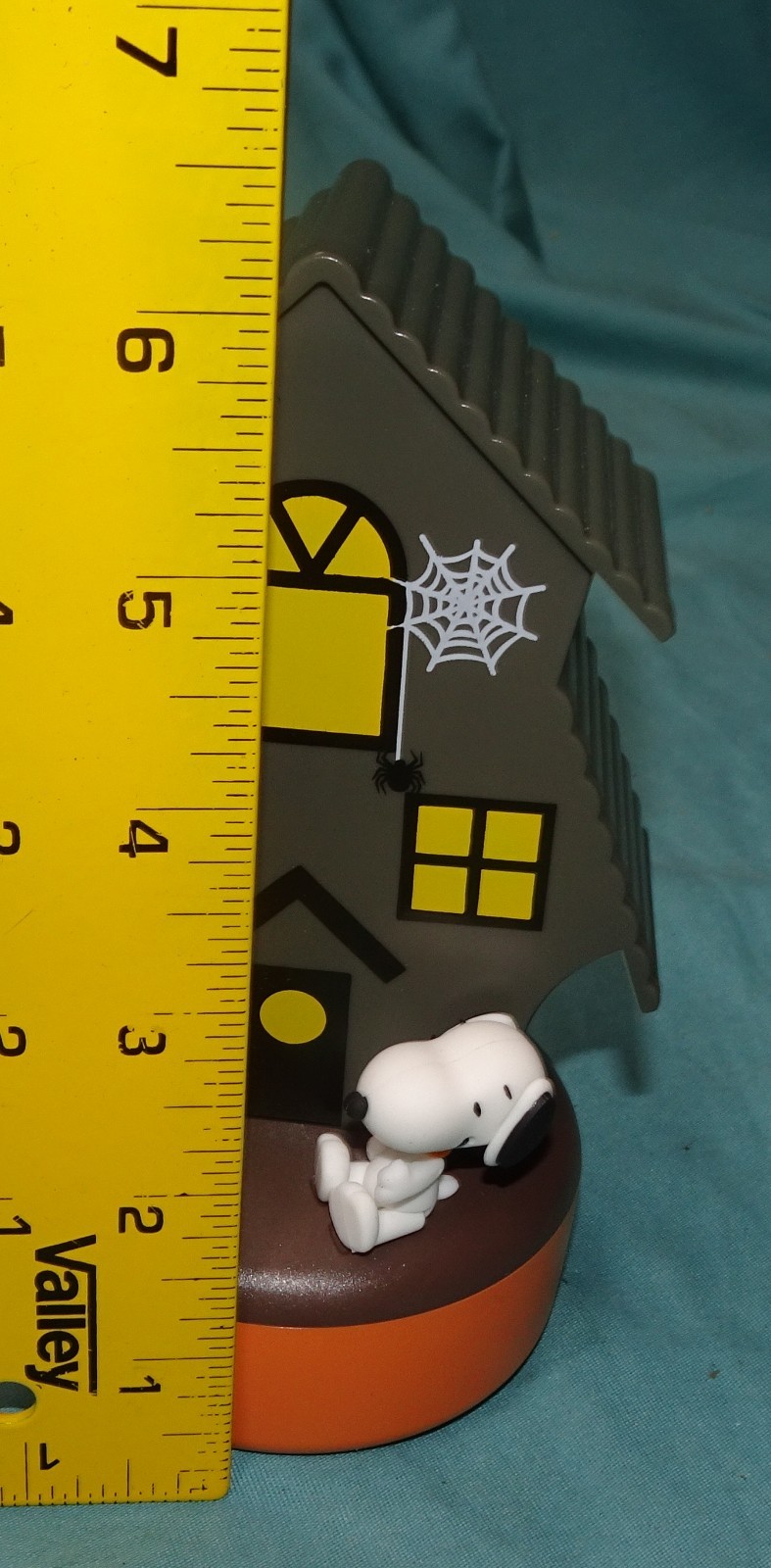 used = Peanuts Snoopy & Charlie Haunted House Diffuser Essential Oil Included