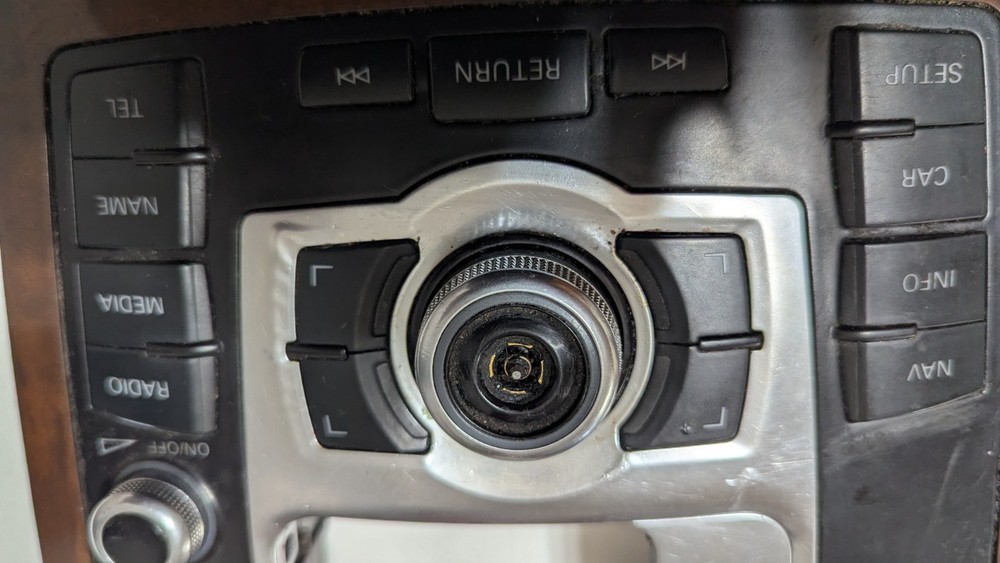 2010 Audi Q7 Control Panel