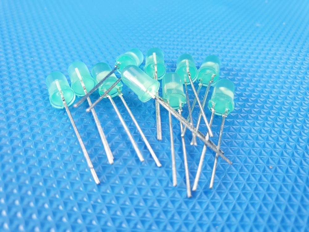 10 LEDs DDR RFT VQA 23 NEW VAT