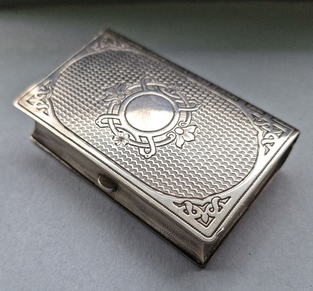 Exceptional antique Russian solid silver cigarette box, Moscow 1882