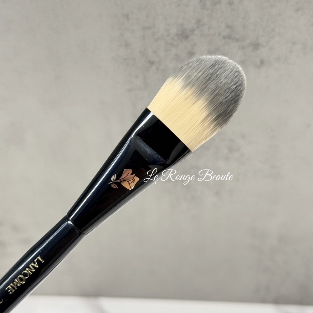 Lancome #2 Foundation Brush * Traditional Flat Foundation