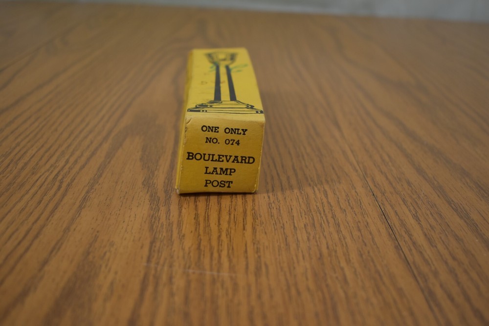 MARX LIGHTED BOULEVARD LAMP POST With Original Box No. 074 Model Train Accessory